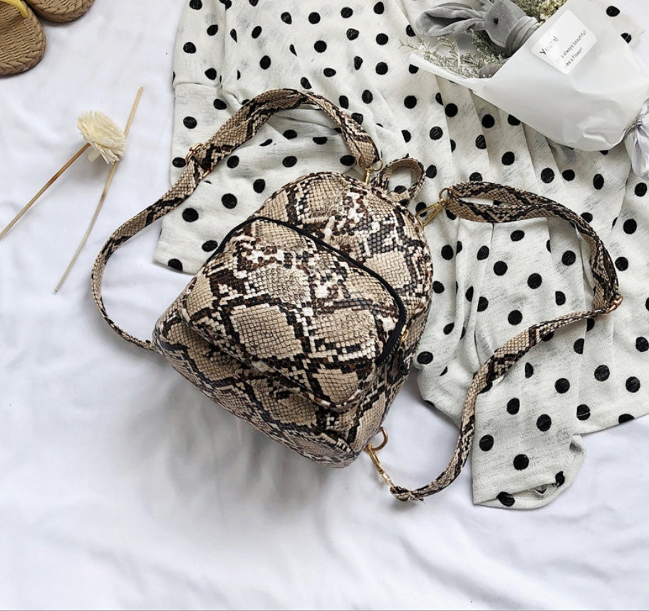 Snake shoulder bag