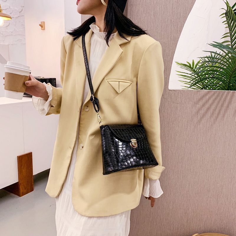 Vintage stone pattern bucket bag