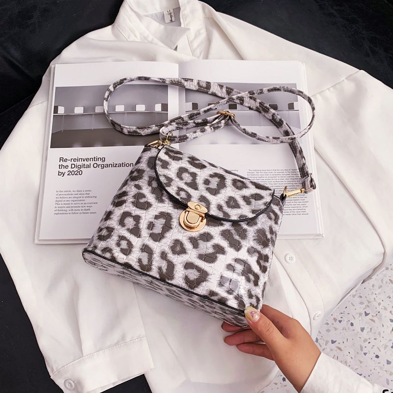 Vintage stone pattern bucket bag