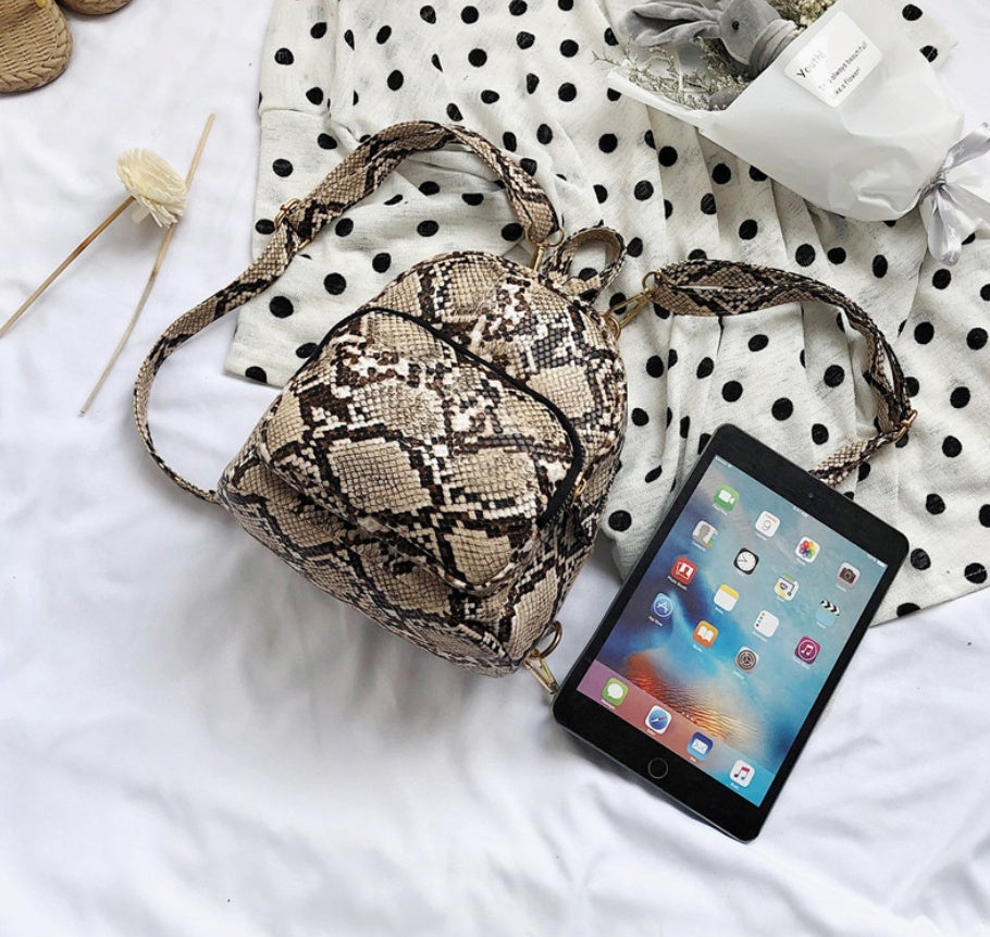 Snake shoulder bag