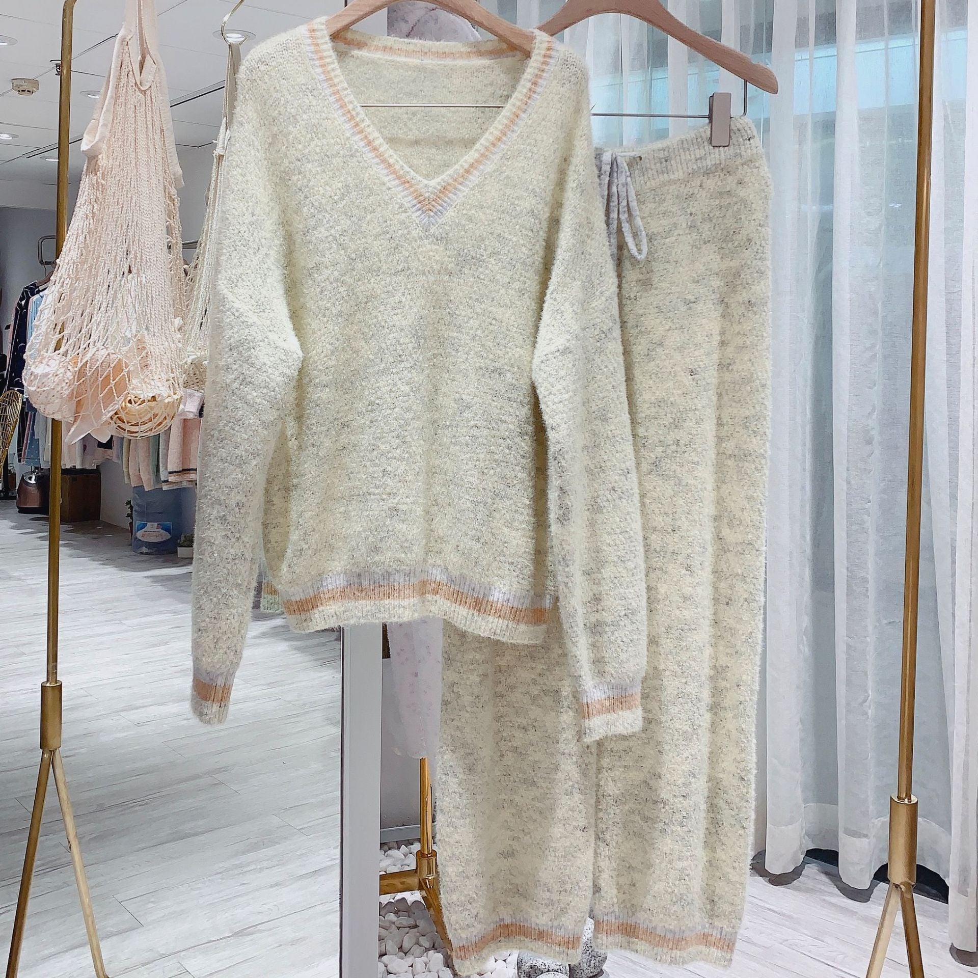 Sweet V-neck pajama suit home service women
