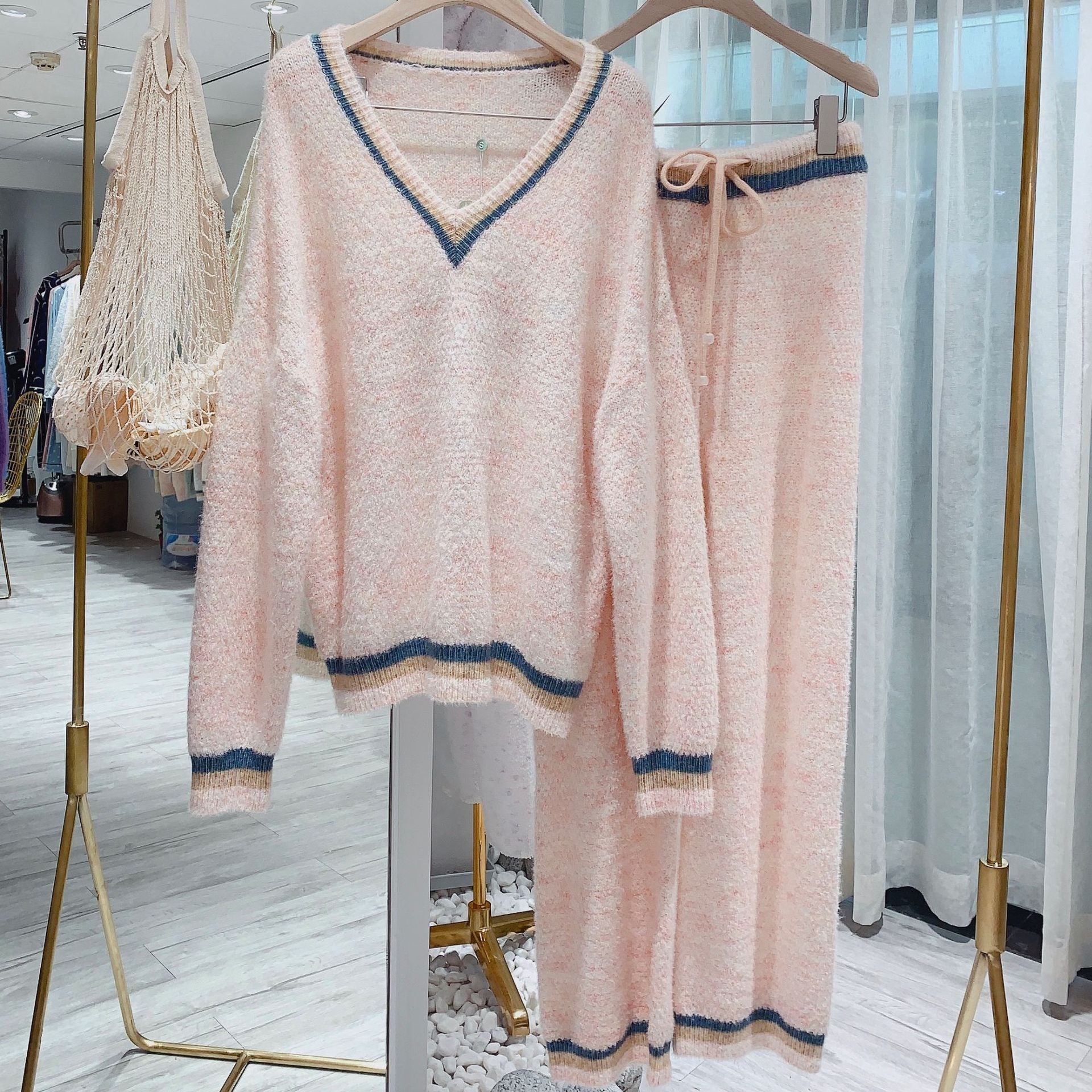 Sweet V-neck pajama suit home service women