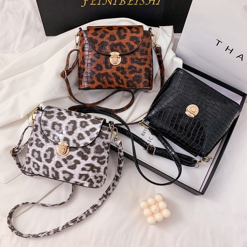 Vintage stone pattern bucket bag